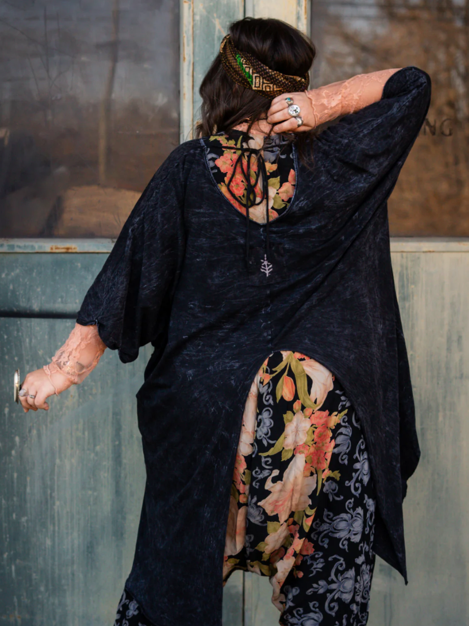 Split Muu Tee - Moon